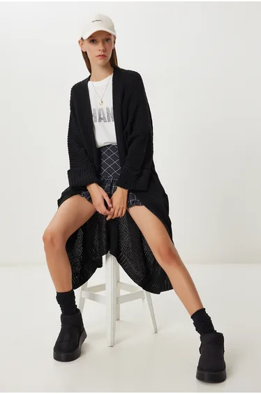 Women's Black Pocket Long Knitwear Cardigan