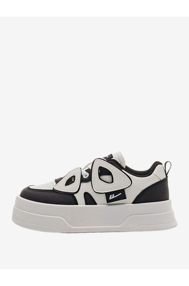 Women Applique Detail Lace Up Sneakers
