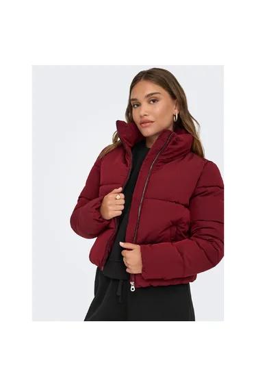 جاكيت نسائي منفوخ قصير لون أحمر