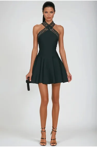 فستان قصير بياقة هالتر بفتحات