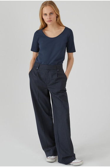 Cotton Scoop Neck T-Shirt with Short Sleeves