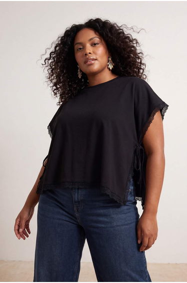 Black Short-Sleeved T-Shirt with Tie-Detail Lace Detail on the Sides / Cropped Knitted Plus Size T-Shirt