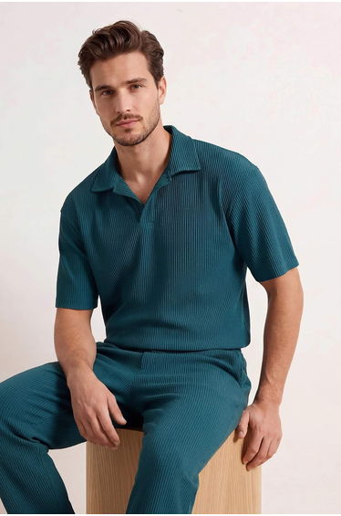 Green Oversized Polo Neck Plain Polo Neck T-Shirt