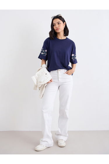 Embroidered Detail Round Neck Oversized T-Shirt