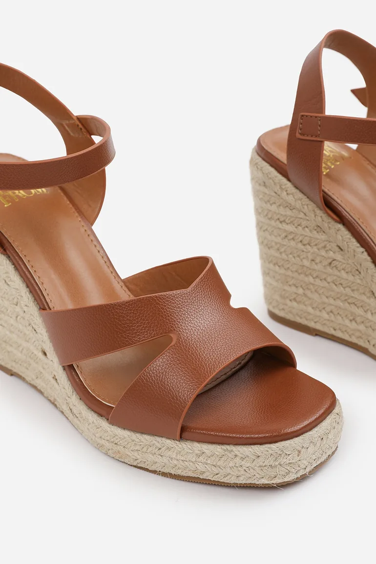 SANSA CUT OUT STRAP DETAIL WEDGE SHOES WITH BUCKLE CLOSURE IN TAN GRAIN PU - 4