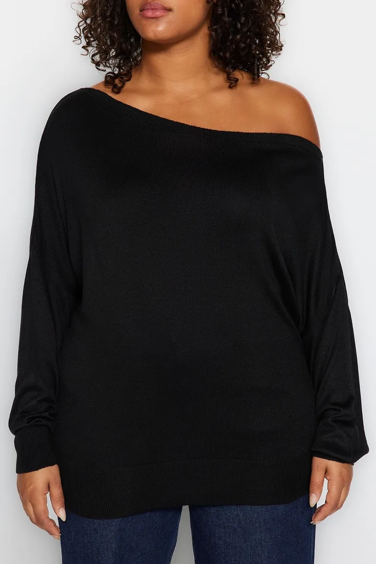 Plus Size Sweater - Black - Regular fit - 2