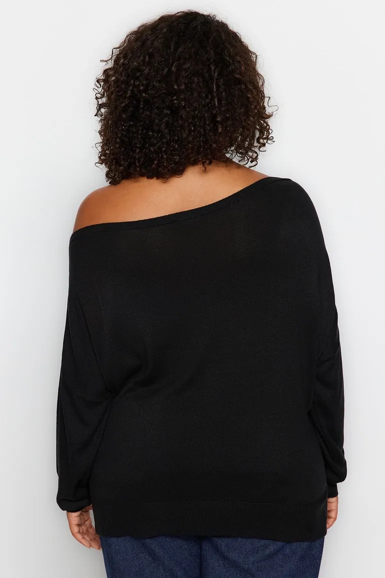 Plus Size Sweater - Black - Regular fit - 4