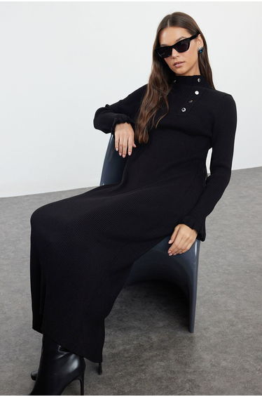 Black Accessory Buttoned Rib Knit Dress