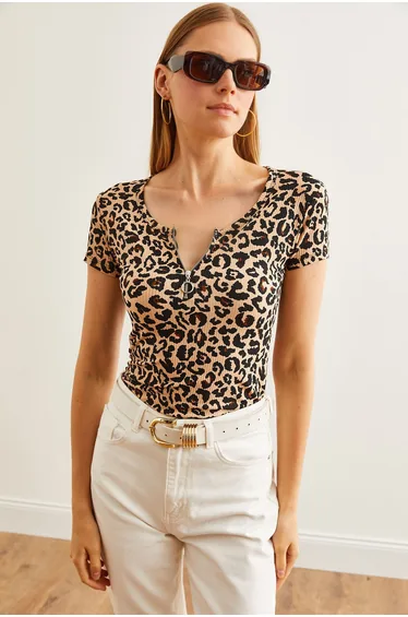 Women's Leopard Beige Zippered Camisole Blouse