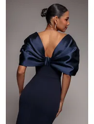 فستان ميدي كريب بتصميم لف بظهر بفيونكة ساتان بأكتاف مكشوفة - كحلي - 5