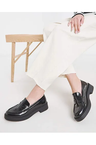 Whip Stich Loafer Wide