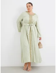 Plus Green Jacquard Kaftan with Lace Trim