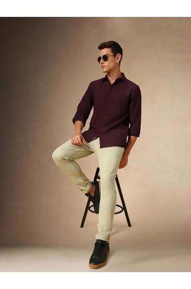 Men Maroon Textured Spread Collar Shirt