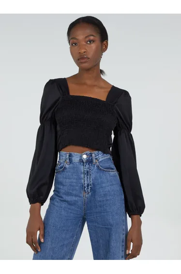Cropped Ruched Top With Balloon Sleeves