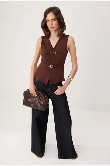 Brown Fitted/V-Neck Sleeveless Interlock Knitted Y Vest