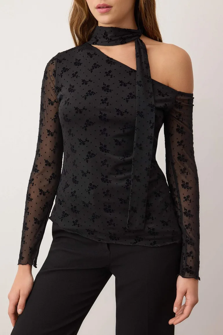 Black knitted blouse - 5