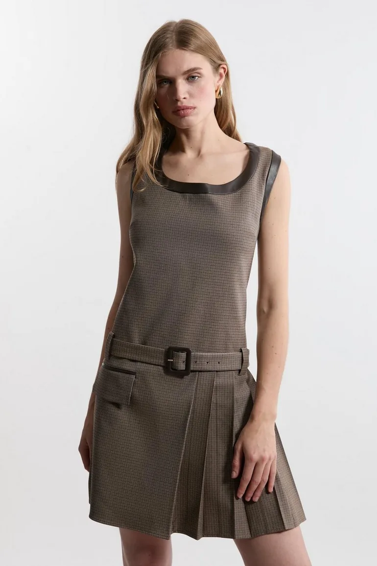 Compact Stretch Pleated Skirt Mini Dress