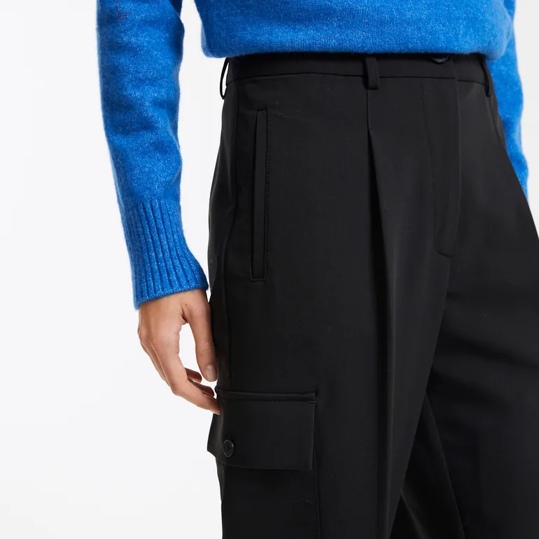 Straight High Waist Trousers with Cargo Pockets - 2