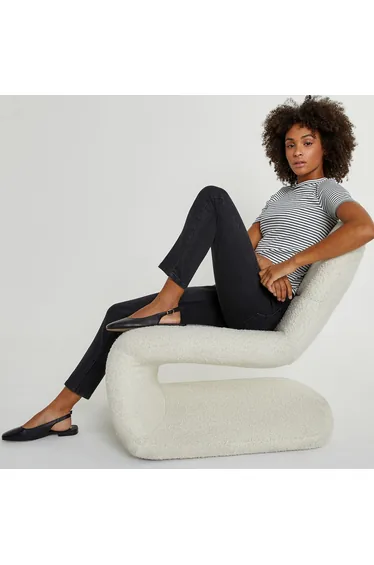 بنطلون جينز بقصة ضيقة بخصر عالي 