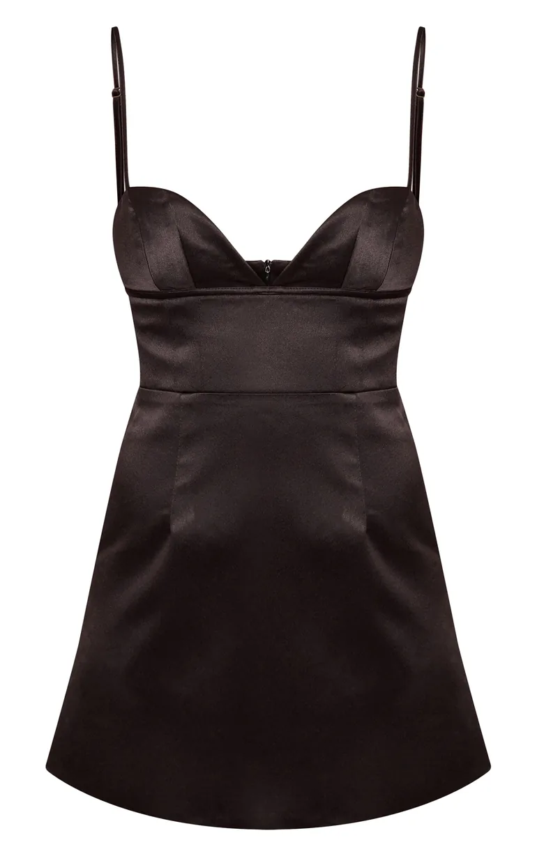 Black Satin Cut Out V Bust Mini Shift Dress Prettylittlething Black : Party Dresses : VogaCloset Oman Black Satin Cut Out V Bust Mini Shift Dress Prettylittlething Black : Party Dresses : VogaCloset Oman