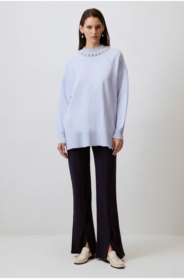 SWEATER WITH PEARL COLLAR