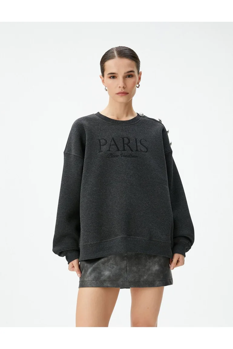Crew Neck Sweatshit Embroidered Button Detailed