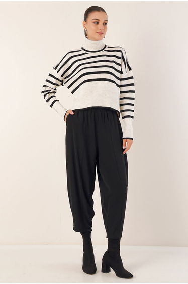 Ecru Oversize Turtleneck Crop Sweater