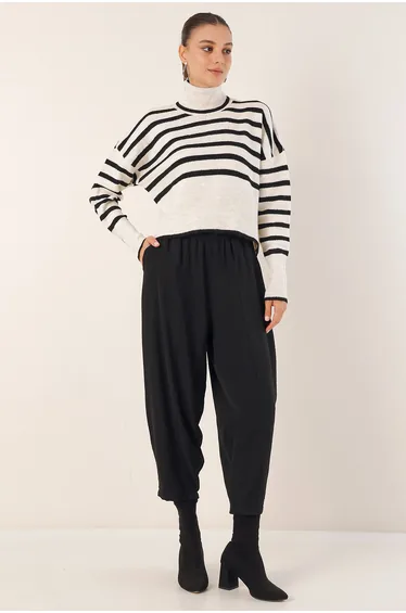 Ecru Oversize Turtleneck Crop Sweater