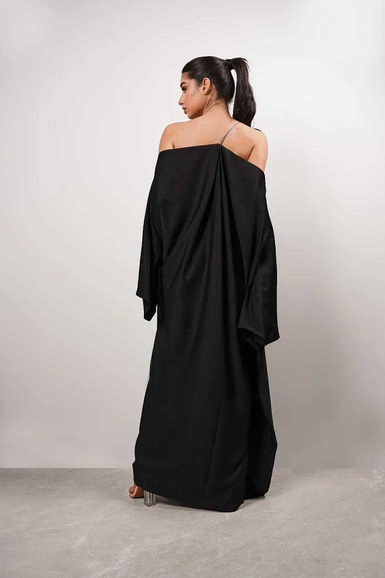 Off Shoulder Diamante Halter Maxi Dress - Black Vogacloset x Dana by Isaura  Black : Day Dresses : VogaCloset Iraq