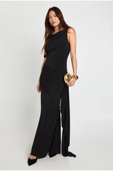 فستان بوهو أسود طول الأرض بقصة مستقيمة