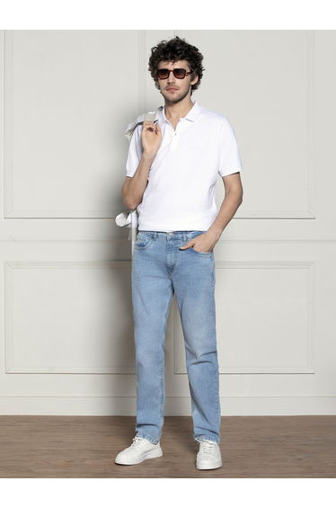 Mid Rise Relaxed Fit Light Fade Stretchable Jeans