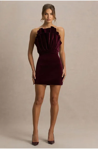 فستان كلوب ال لندن مخمل أحمر قصير بقصة مستقيمة بلا أكتاف