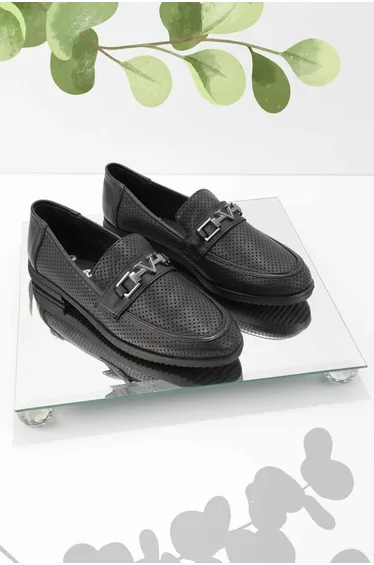 حذاء لوفر نسائي جلد طبيعي لون أسود 