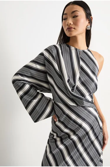 Petite Printed One Shoulder Twist Front Keyhole Satin Maxi Dress