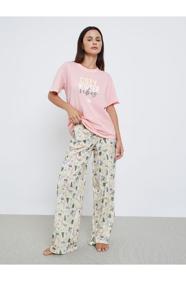 Winter Vibes Graphic Drop Shoulder T-Shirt and Pyjama Set