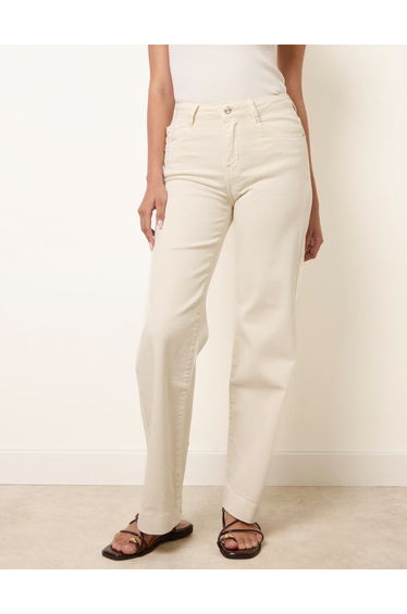 Hem Wide Leg Soft Jeans