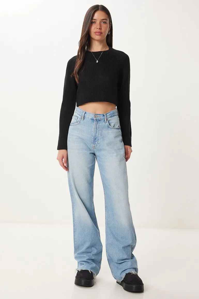 Women's Black Crew Neck Crop Knitwear Sweater
