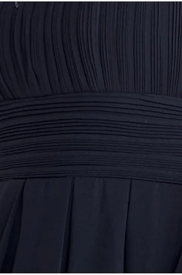 فستان ماكسي كروشية بكسرات بطول متباين - أسود