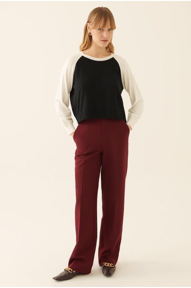 Illas Women's Black Ecru Knitwear Blouse