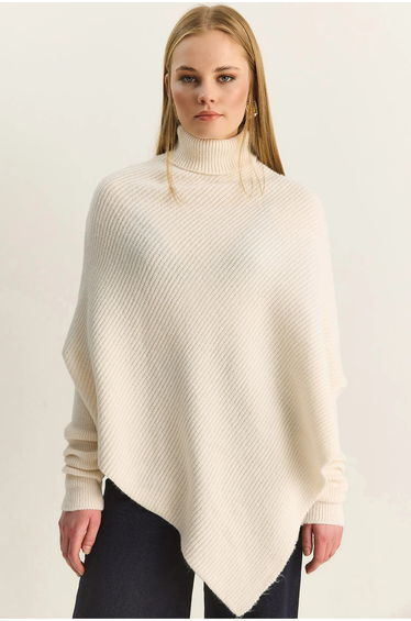 LUCCI Oversized Turtleneck Ribbed Knit Sweater