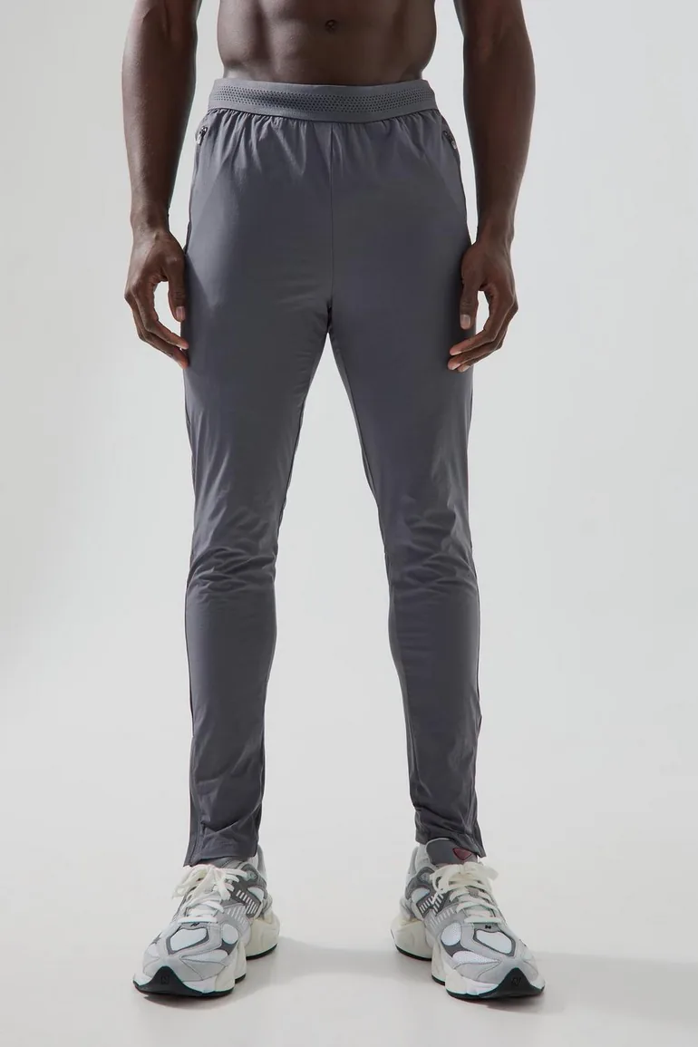 Man Active Gym Lightweight Jogger - blue