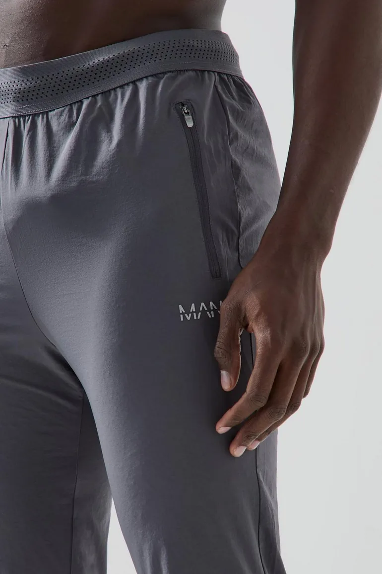 Man Active Gym Lightweight Jogger - blue - 2