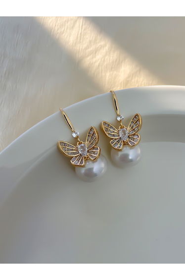 Embellished Butterfly Decor Faux Pearl Earrings
