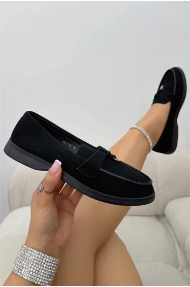 حذاء لوفر مخمل - أسود