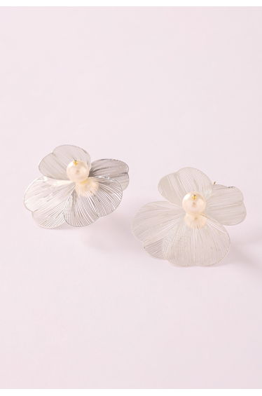 Silver-Tone 3D Flower Pearl Stud Earrings for Holiday Ball & Romantic Dinner