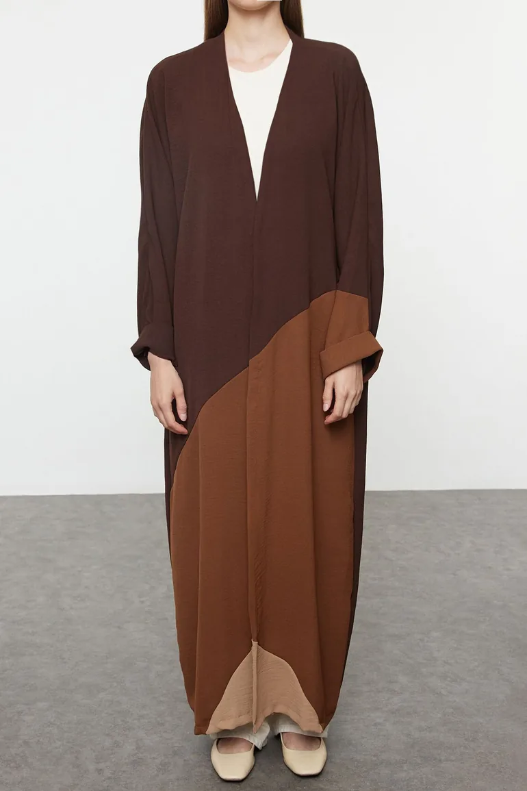 Brown Color Blocked Long Woven Cap & Abaya - 2