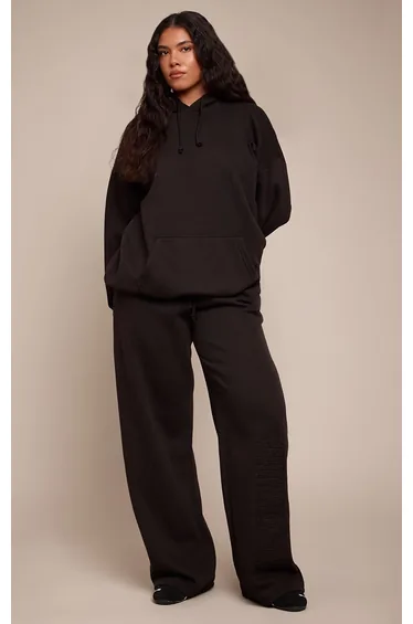 PRETTYLITTLETHING Shape Black Hoodie