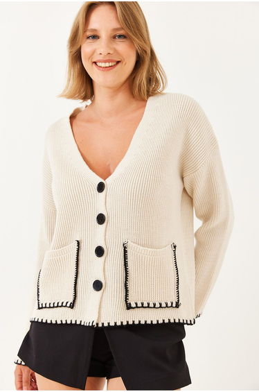 Women's Shepherd Stitch Detail Large Pocket Four Button Long Sleeve Knitwear Cardigan