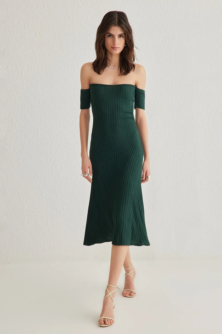 Emerald Green Plain Midi Knit Dress Trendyol Green : Party Dresses :  VogaCloset Bahrain