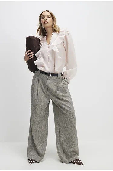 قميص بأكمام طويلة بكشكش - زهري